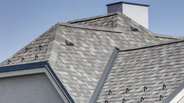 IKO Cambridge Xtreme shingles on roof in colour Harvard Slate