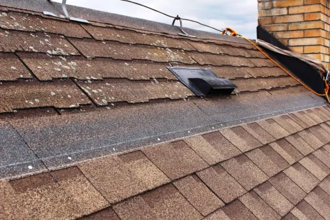 Reroofing shingles over shingle requires 35mm nails