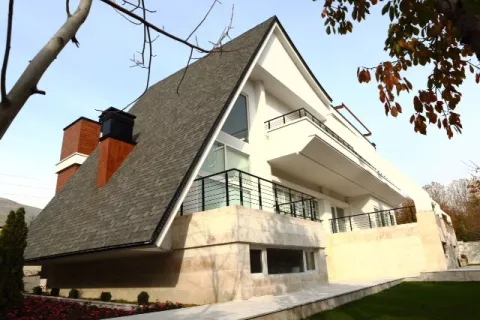 Cambridge Xtreme 9,5° on steep slope roof