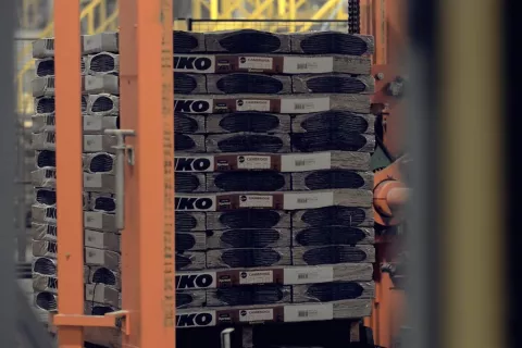 Pallet IKO Cambridge shingles in production