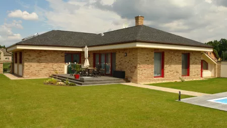 Black Cambridge roof